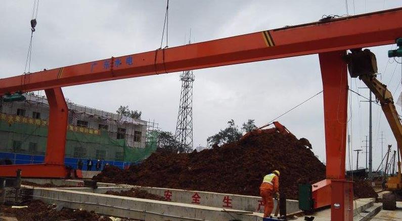 MDG單梁龍門吊由兩種驅(qū)動方式，手柄遙控機有幾根線，都有什么用？